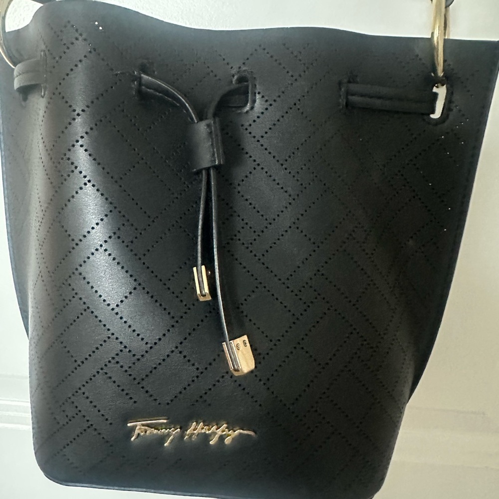 Tommy Hilfiger Black Quilted Shoulder Bag